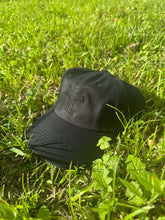 Load image into Gallery viewer, Essential Cross Hat
